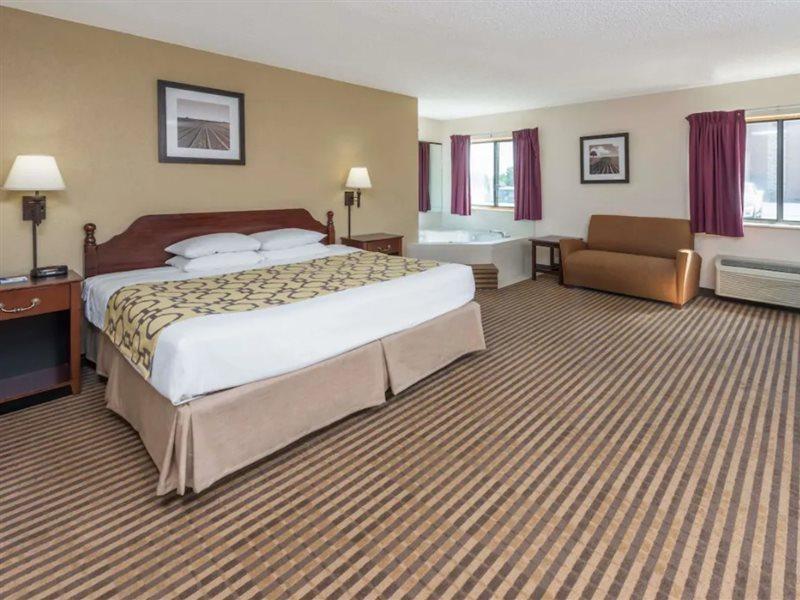 Baymont By Wyndham Metropolis Hotel Bagian luar foto