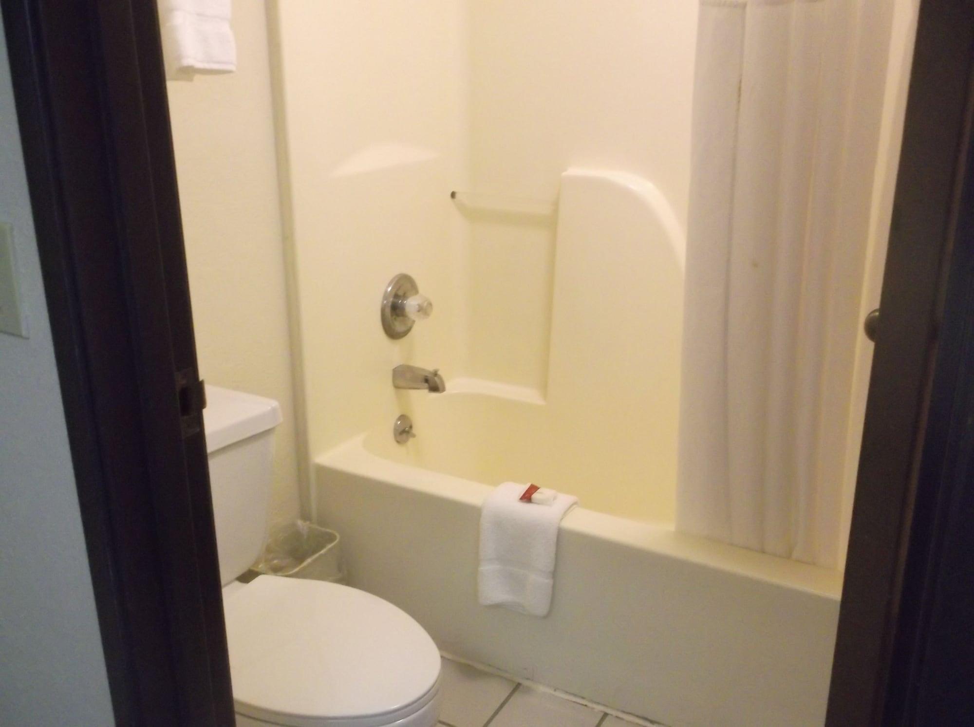 Baymont By Wyndham Metropolis Hotel Bagian luar foto