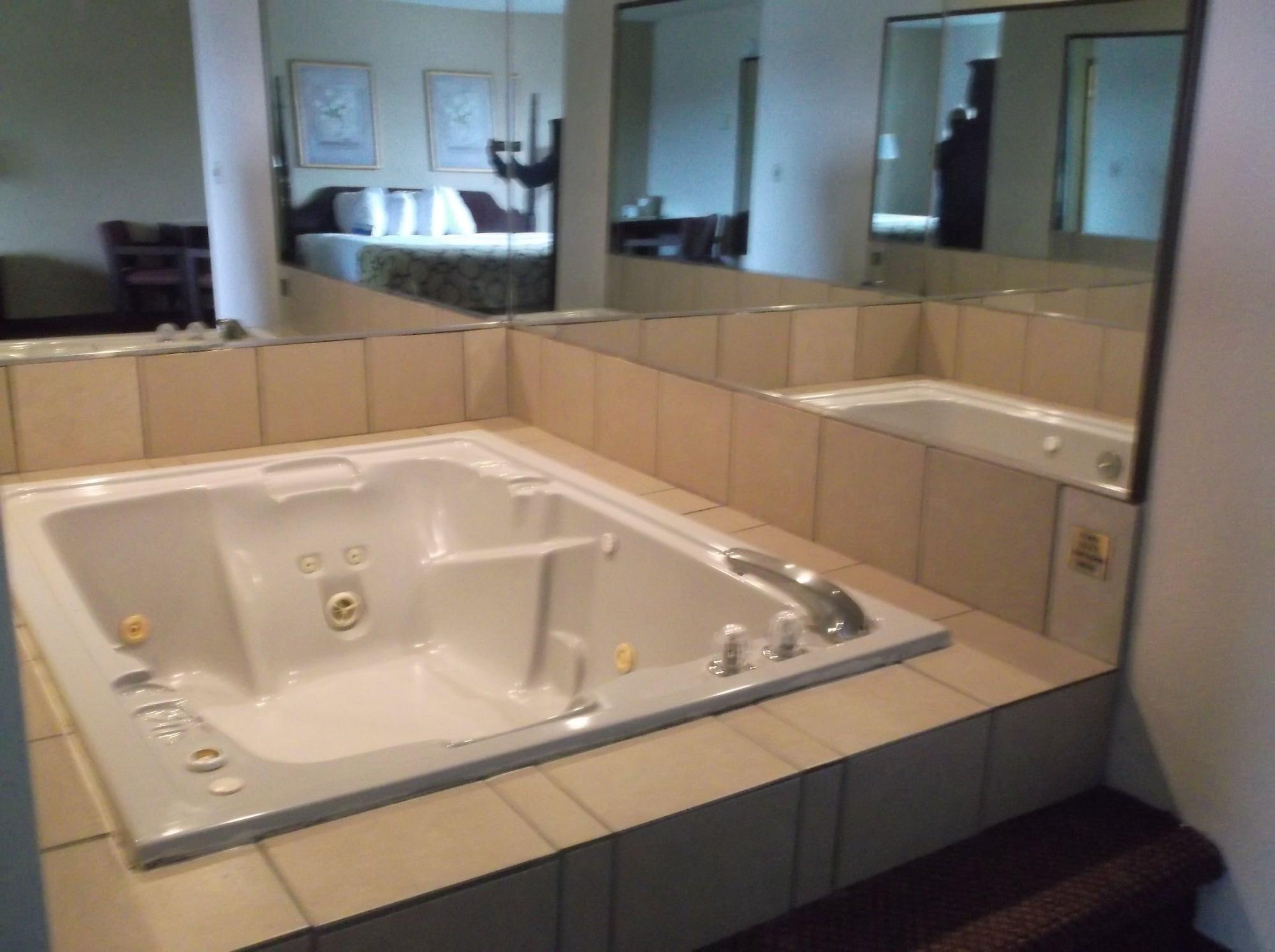Baymont By Wyndham Metropolis Hotel Bagian luar foto