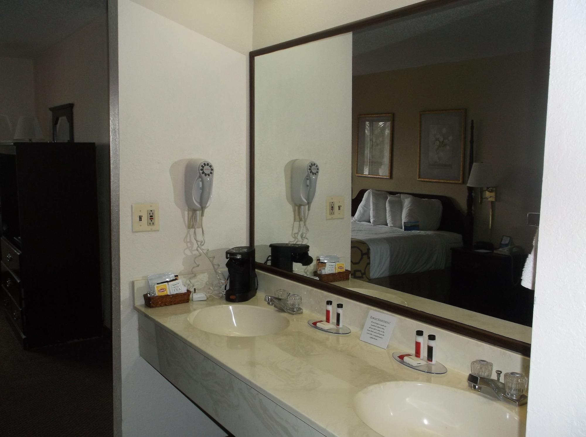 Baymont By Wyndham Metropolis Hotel Bagian luar foto