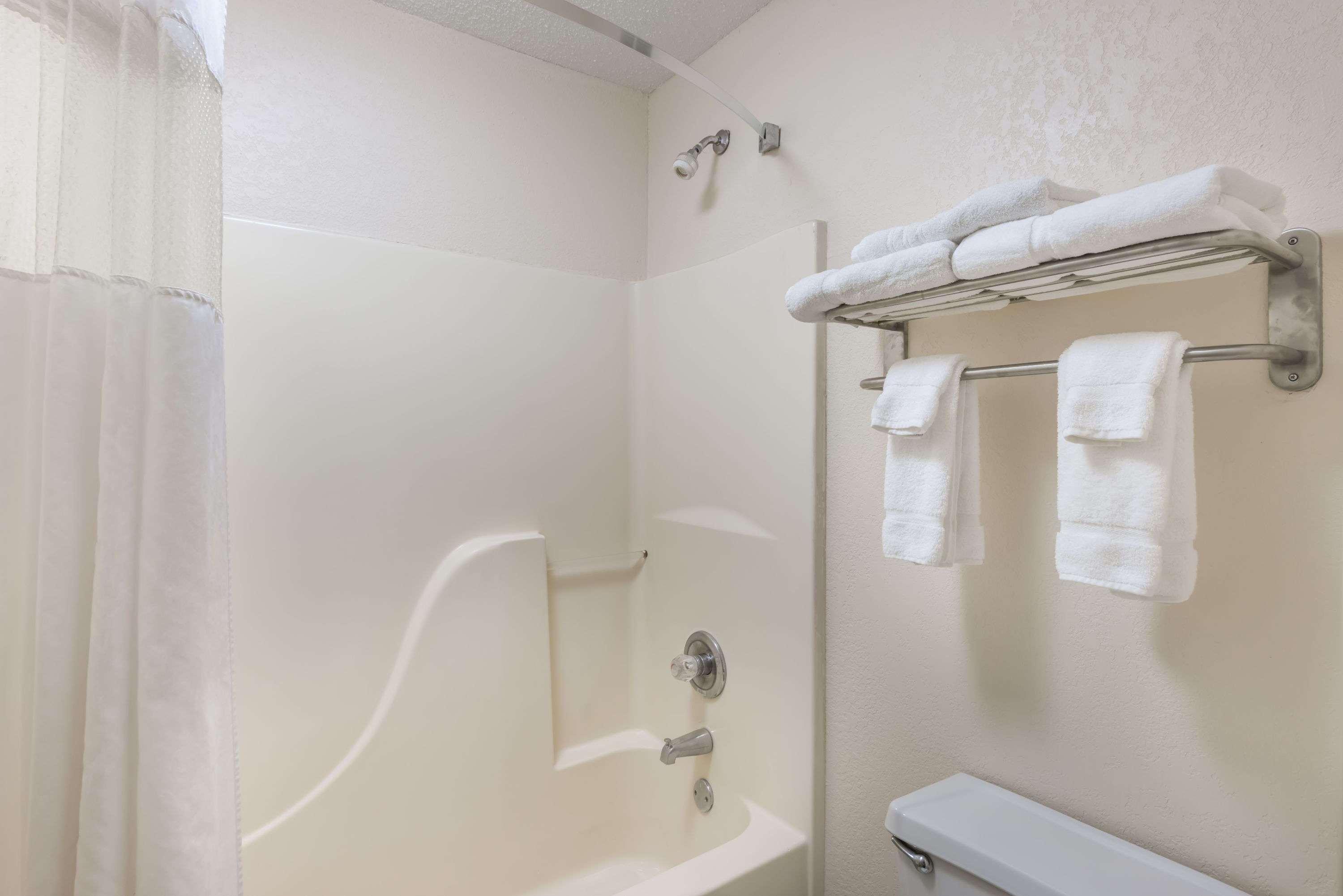Baymont By Wyndham Metropolis Hotel Bagian luar foto
