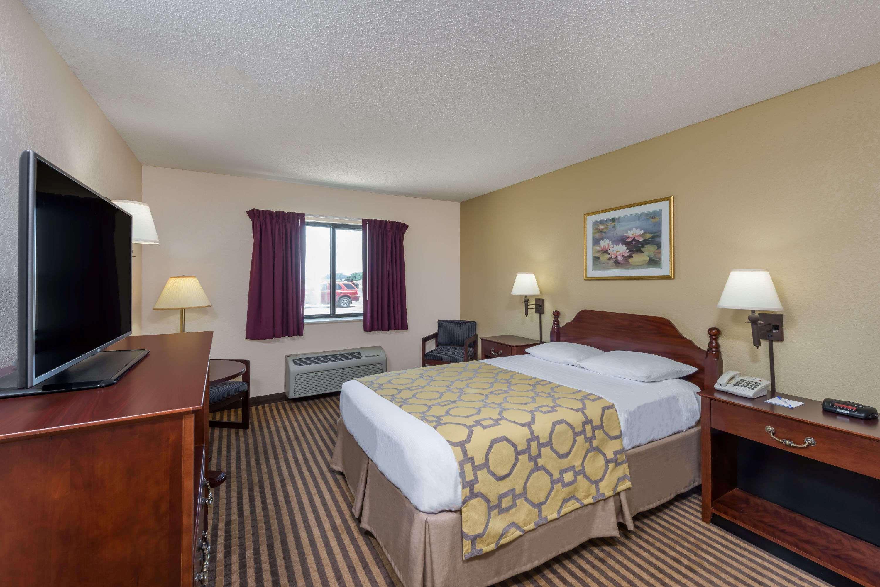 Baymont By Wyndham Metropolis Hotel Bagian luar foto