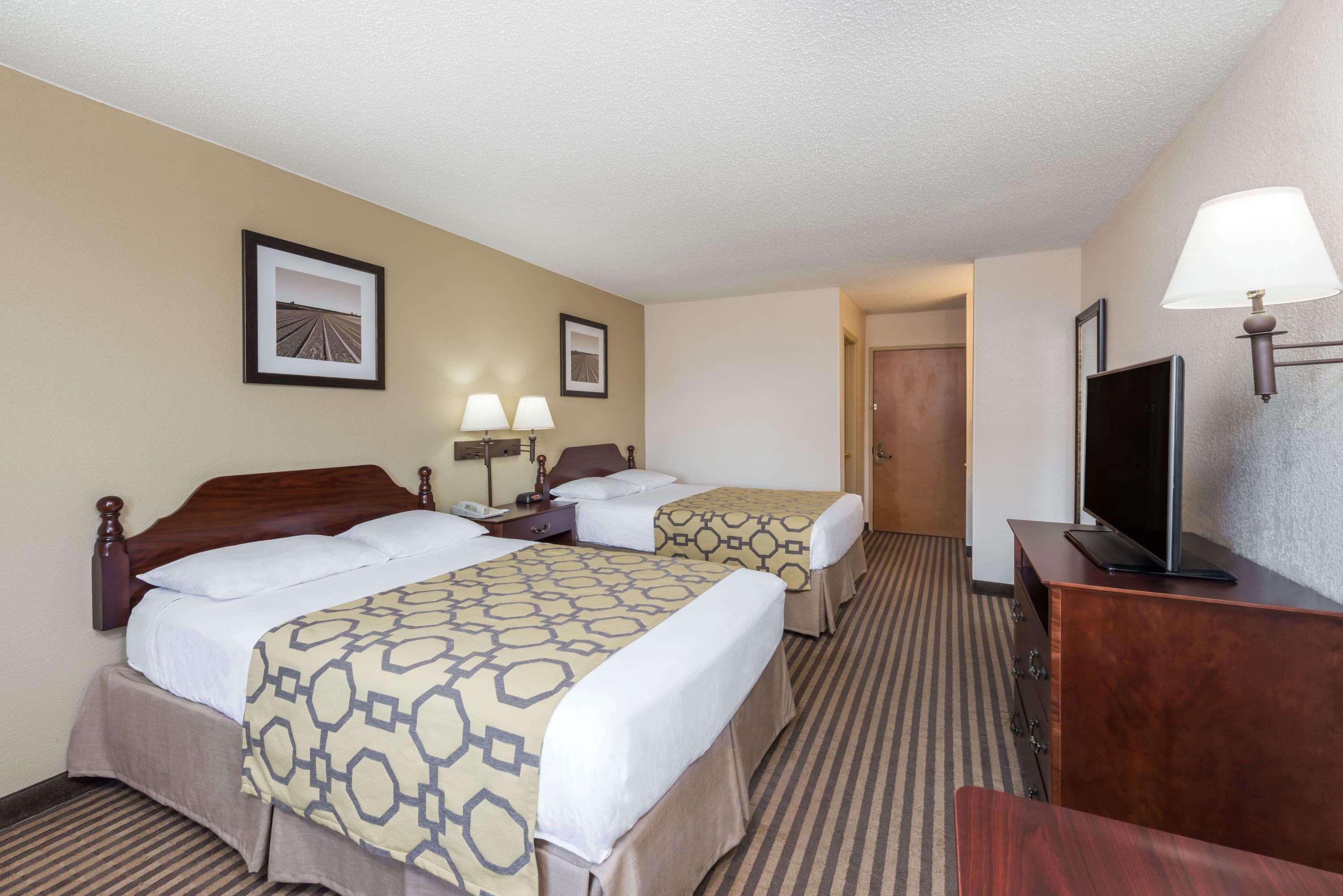 Baymont By Wyndham Metropolis Hotel Bagian luar foto