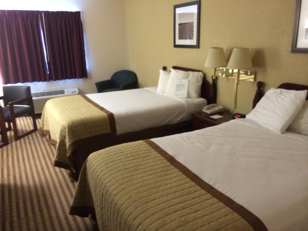 Baymont By Wyndham Metropolis Hotel Bagian luar foto
